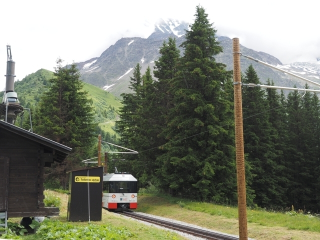 B13EM122953.JPG